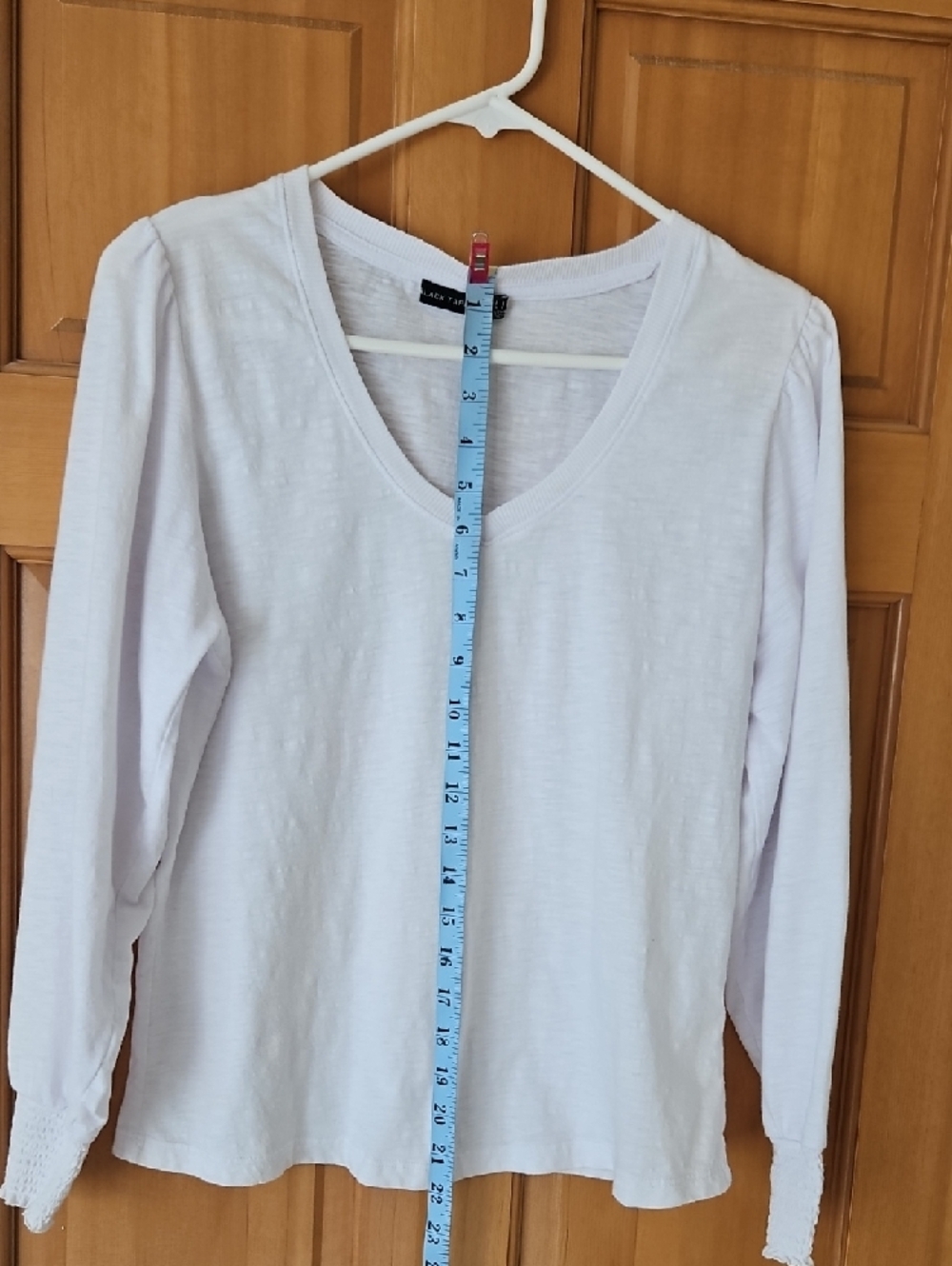 Black Tape Size S Women's White V-Neck Long Sleeve Top With Gathered Cuffs - Picture 7 of 9